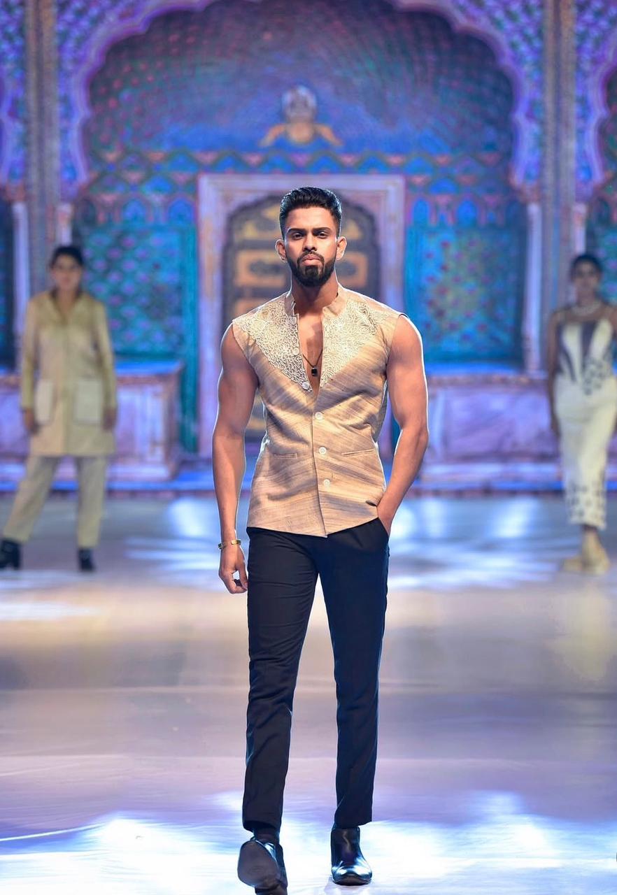 Showcase gallery image 17